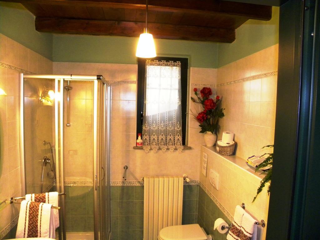 بينيرولو Bed&Breakfast La Siepe الغرفة الصورة